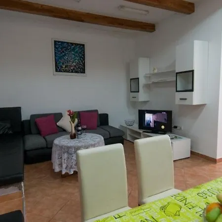 Apartment In With Sea View, Terrace, Air Conditioning, Wifi