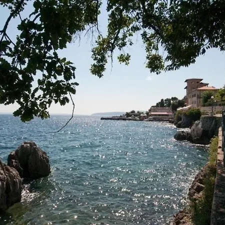 Apartment In With Sea View, Terrace, Air Conditioning, Wifi
